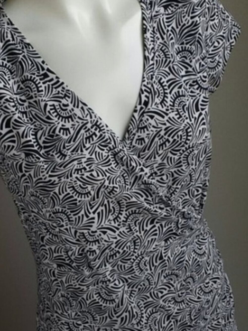 EUC Athleta Nectar Wrap Dress Size Large